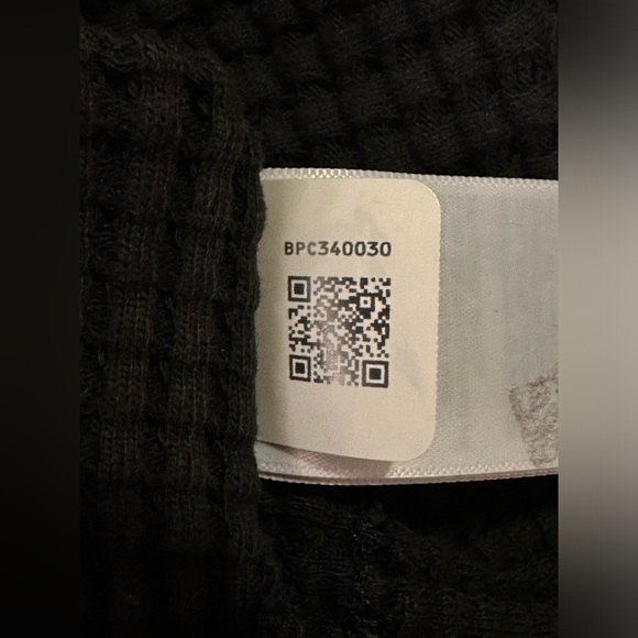 The North Face Women’s Long Sleeve Chabot Crew in Small in TNF Black - Picture 16 of 16